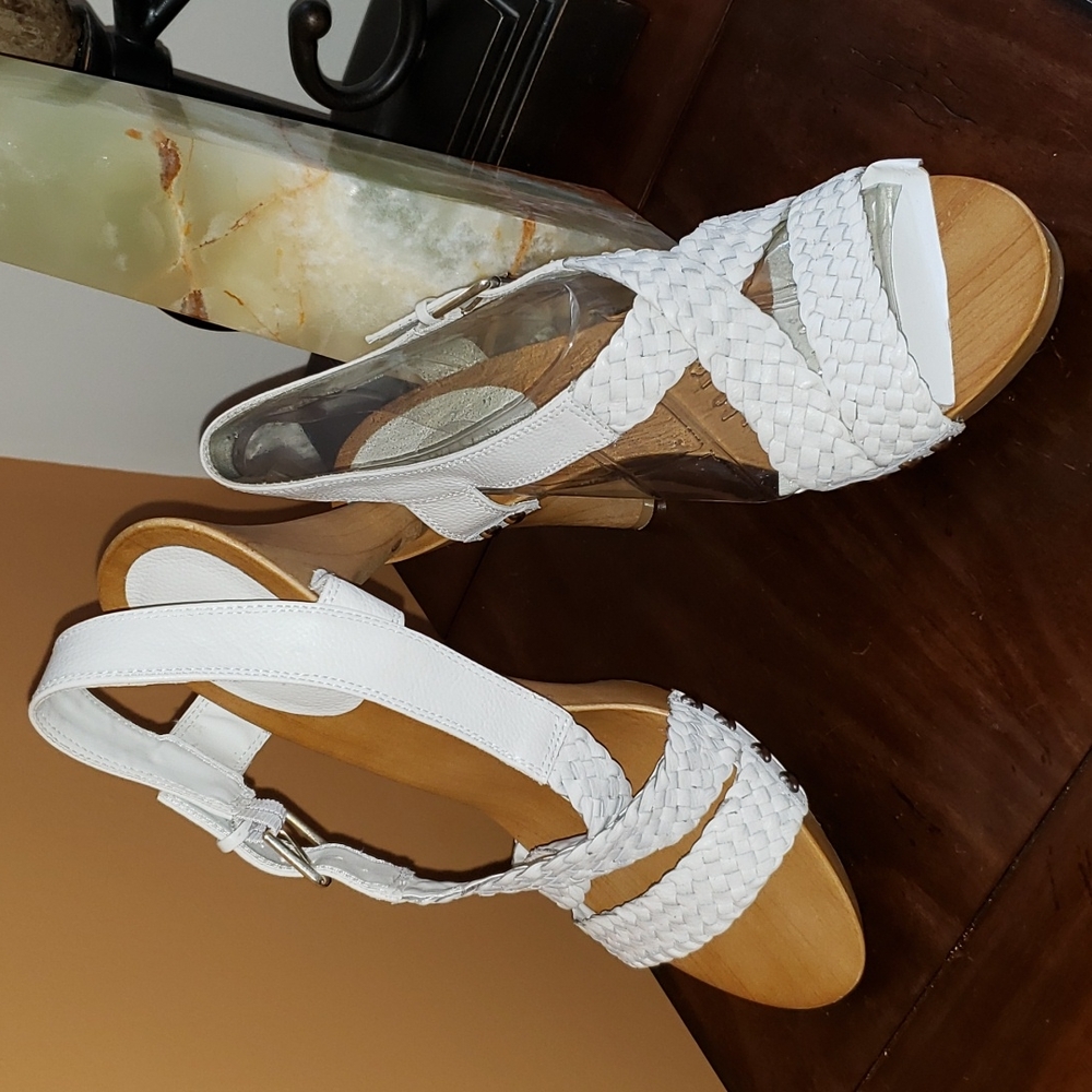 Nine West White Leather Woven Sandals Size 10M